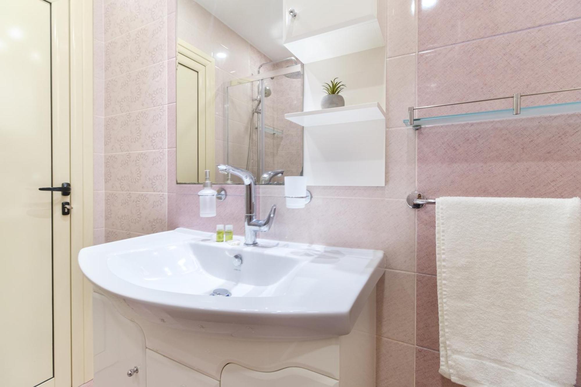 Riverside 2-Bedroom Apartment Plovdiv Buitenkant foto