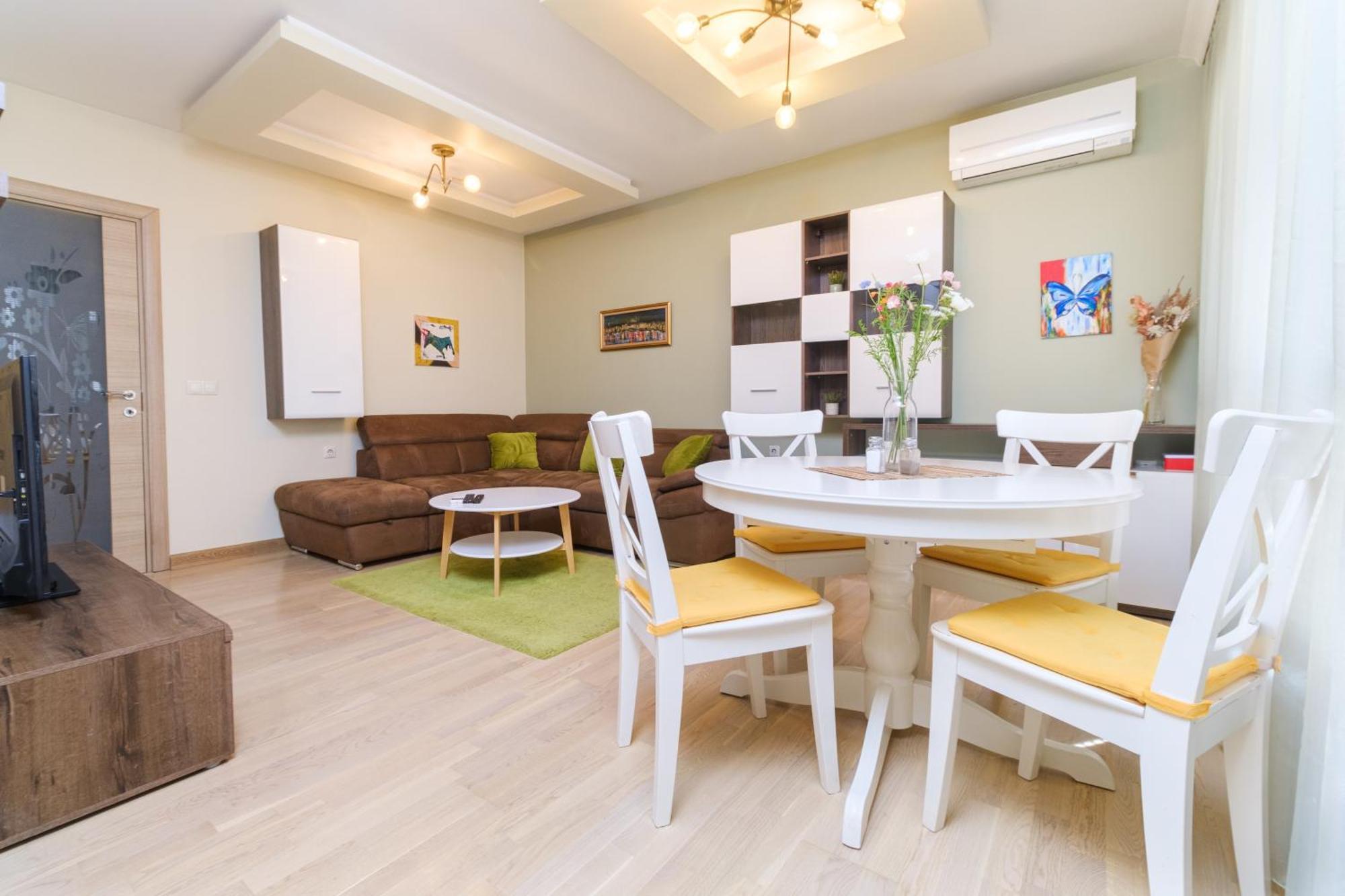 Riverside 2-Bedroom Apartment Plovdiv Buitenkant foto